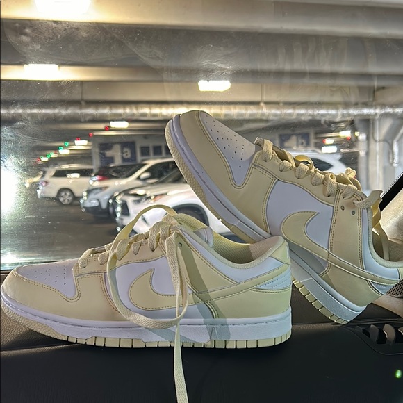 Nike pastel yellow dunks - Picture 1 of 4